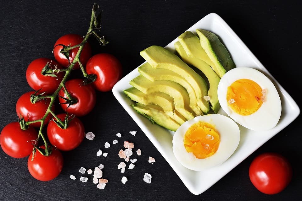 Tomatoes, avocado's, boiled eggs, Himalaya salt